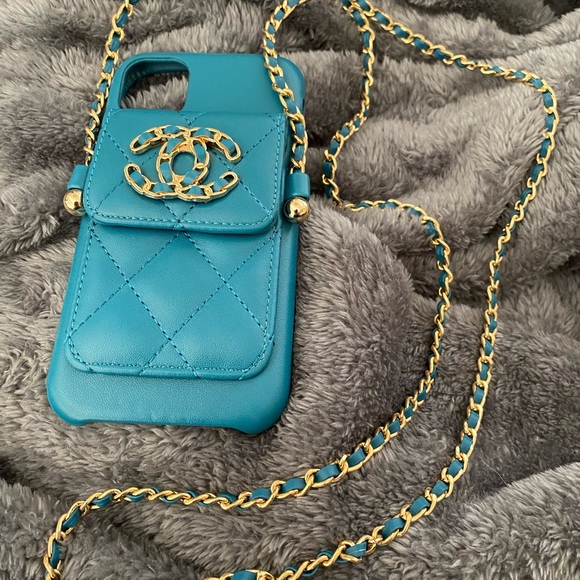 NWOT Chanel IPhone 11 case - Picture 2 of 4